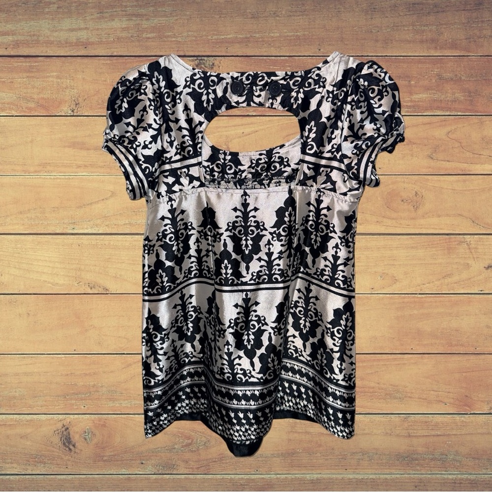 Chic Black and White Women's Blouse